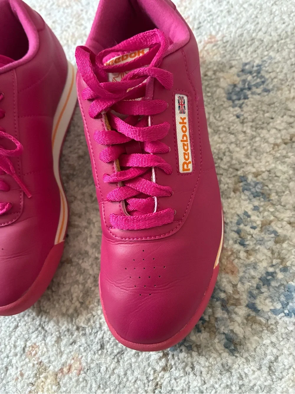 Reebok Princess Bright Pink Classic Low Tops-Size 7.5